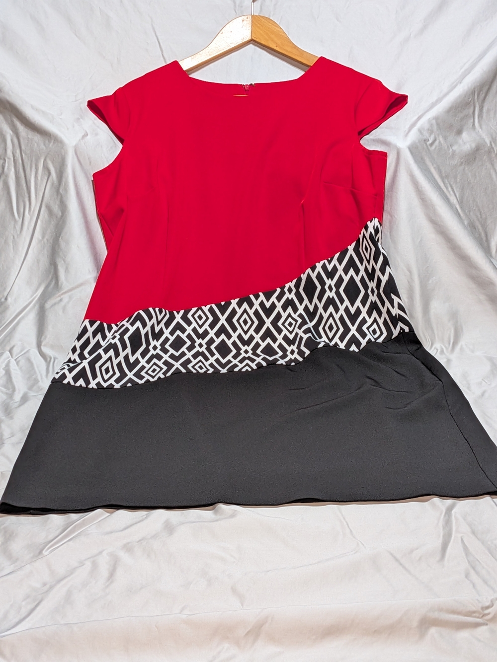 Voir Voir Colorblock Dress M – Red Black Geometric Modern Chic
